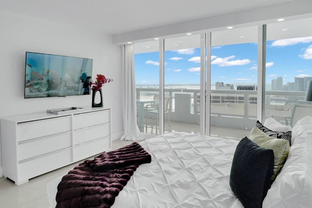 Shades Of Sky Penthouse! Newly Renovated Apartment Miami